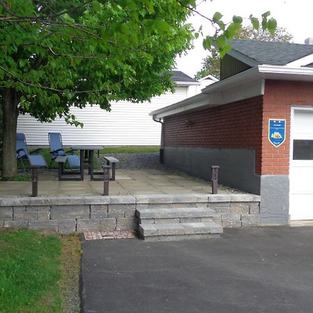 L'Octogone Hotel Coaticook Exterior foto